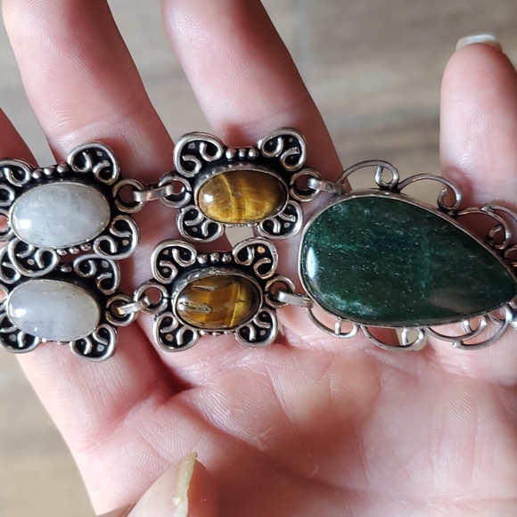 New Nephrite, Tiger Eye and Rainbow Moonstone Silver Necklace. - Picture 13 of 16